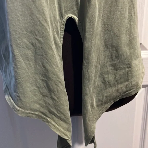 Green tie up t shirt - Picture 2 of 4